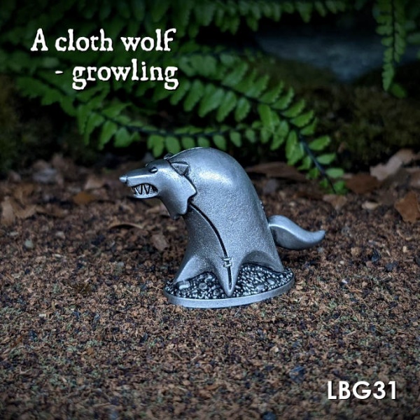 LBG31 A cloth wolf - growling