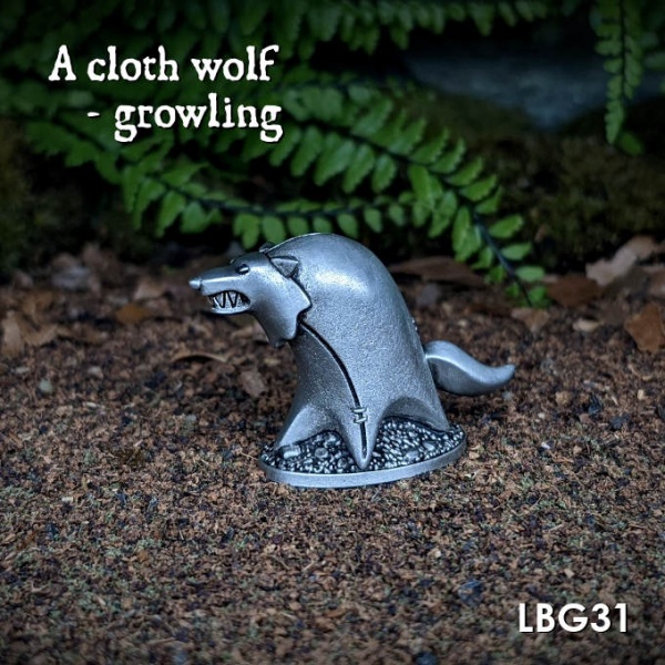 LBG31 A cloth wolf - growling